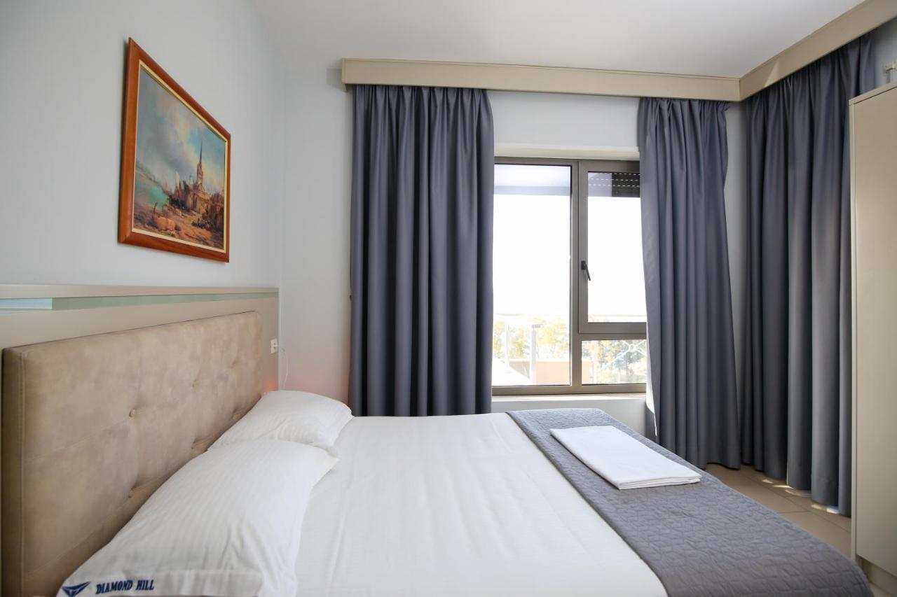 Курортный комплекс Diamond Hill & 4*